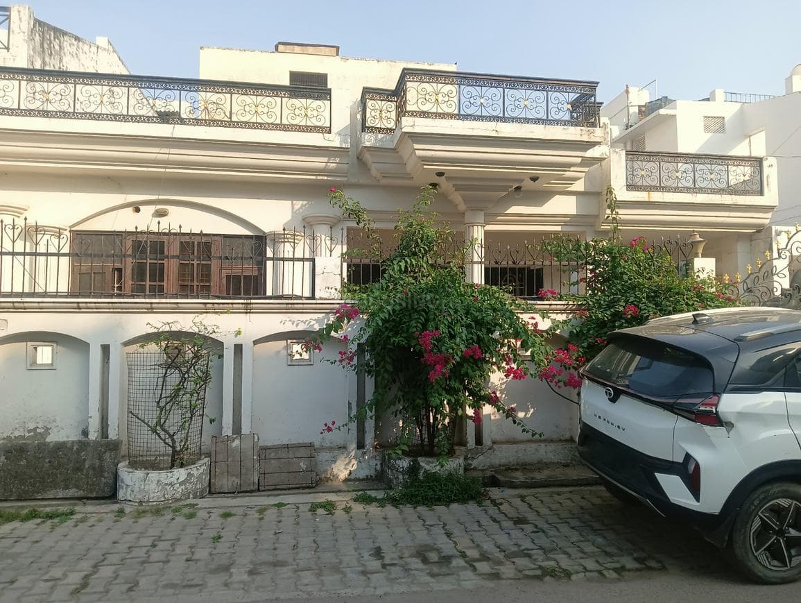 Apartment Delivery in Aliganj, Lucknow — locality view 3