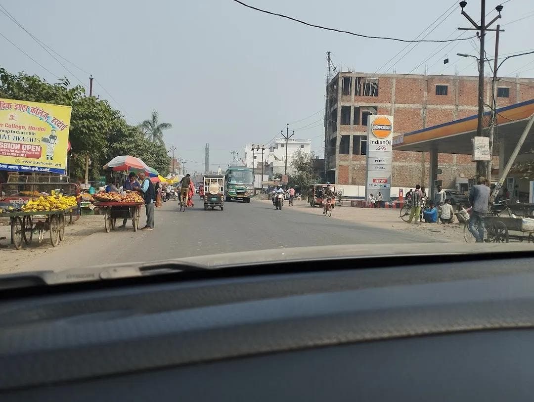 Apartment Delivery in Hardoi Road, Lucknow — locality view 3