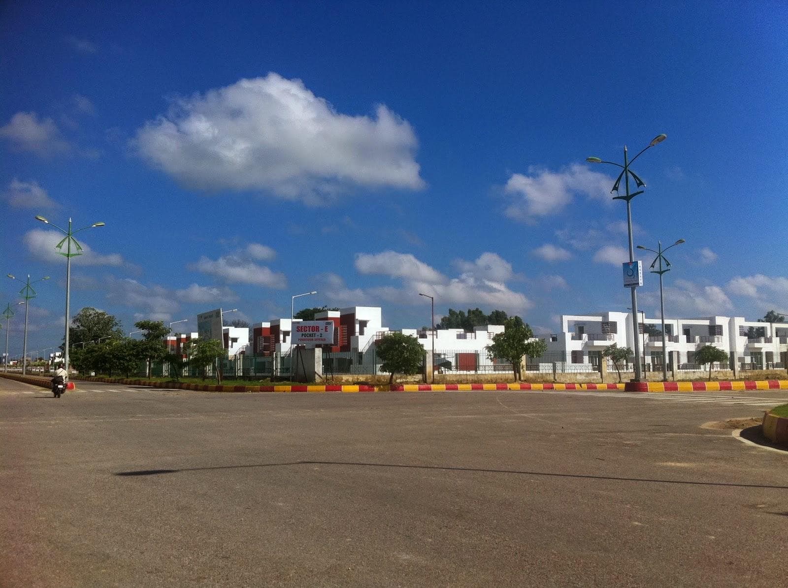 Apartment Delivery in Sushant Golf City, Lucknow — locality view 3